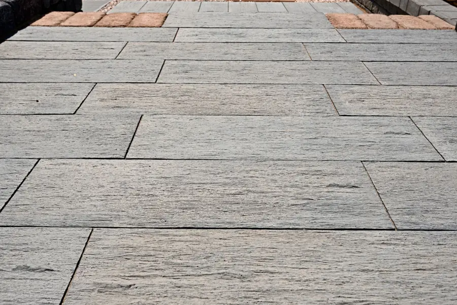 Large-format paving