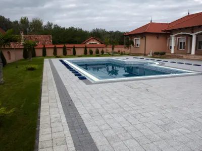 Korzó Vario